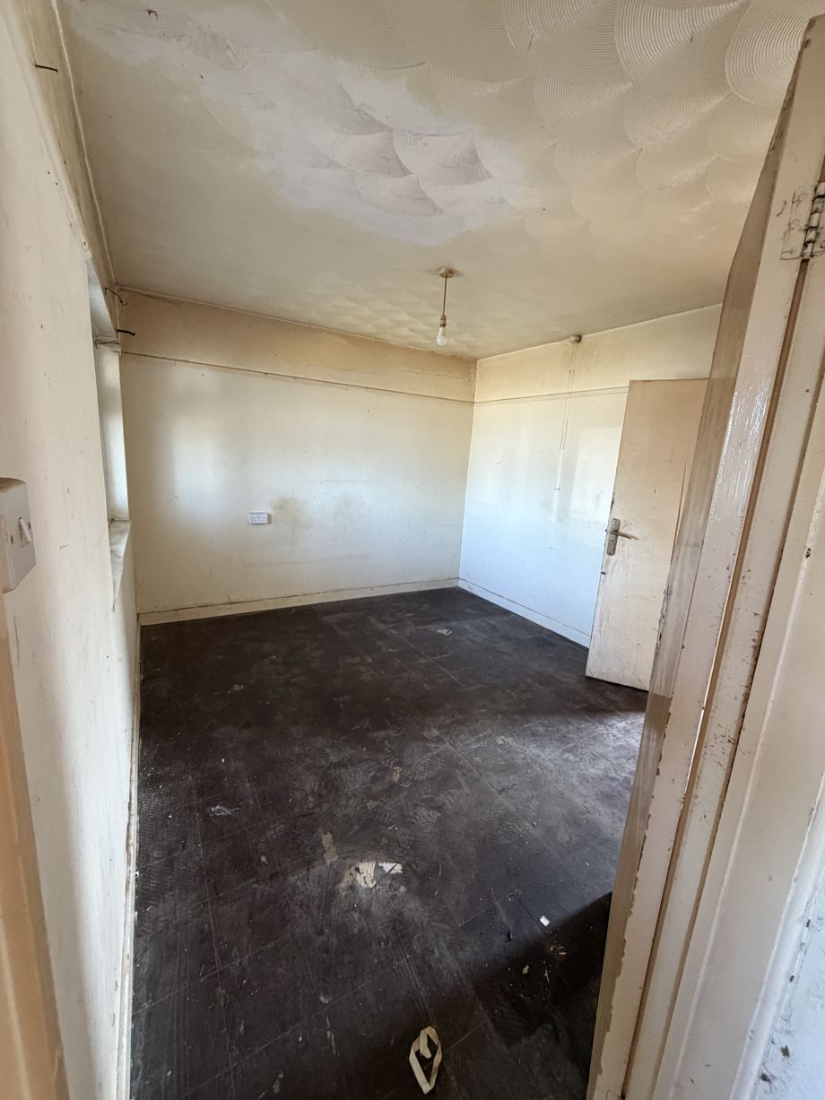 Bedroom before refurbishment